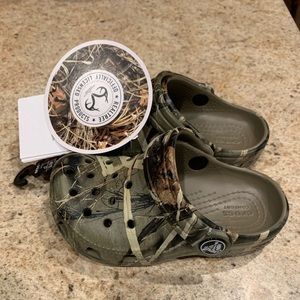 NWT Camouflage “camo” toddler size 7 crocs. New